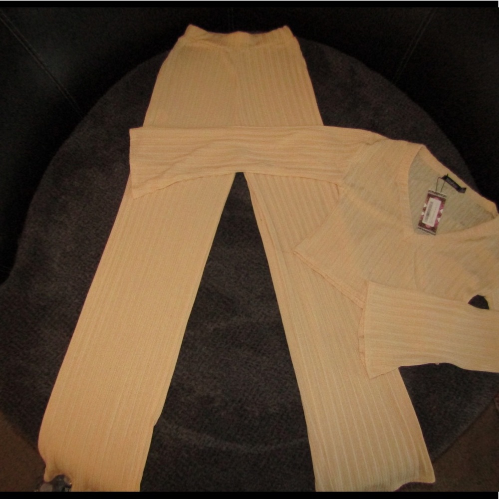 Matching pants set / lounge set